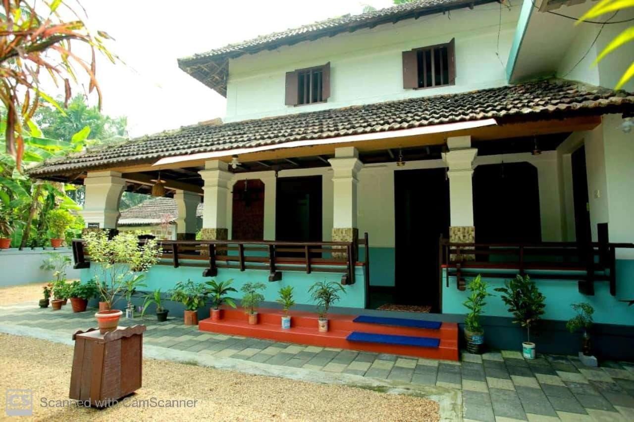 Kenoth Thaliyil Mana, Heritage Homestay Payyannur Exterior foto